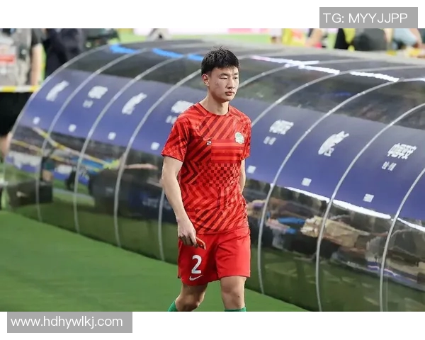 足球明星蒋圣龙的成长历程与职业生涯全解析